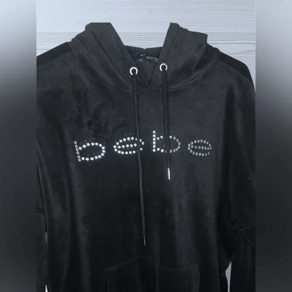 BEBE SPORT Women’s Athleisure Velour Casual Pullover Rhinestoned Hoodie - Picture 4 of 10